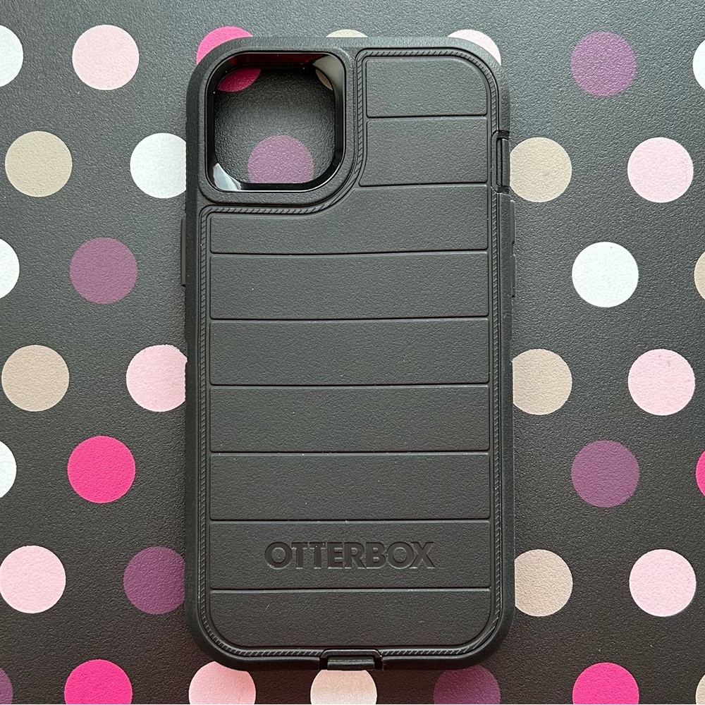 iPhone 14/15 OtterBox Defender Pro Black Rugged Phone Case